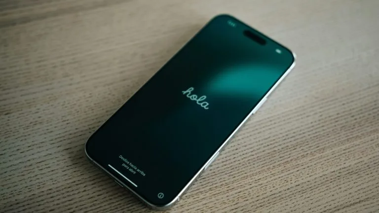 iPhone 16 Pro Max : pourquoi vaut-il mieux changer l'écran soi-même aujourd'hui ?